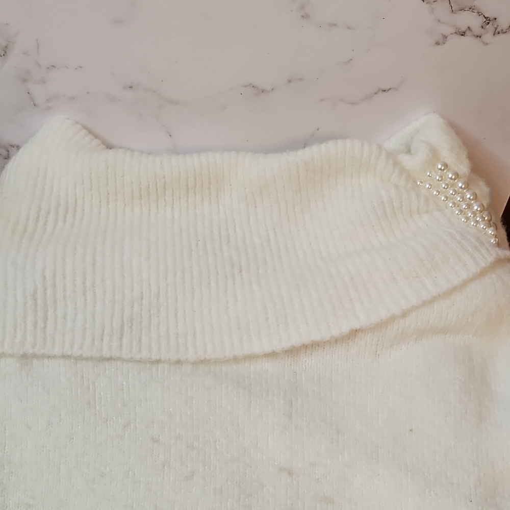 Elegant White Sweater with Pearl Detail